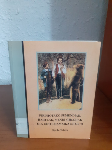 Portada del libro de Piriniotako sumendia hartzak, mendi.