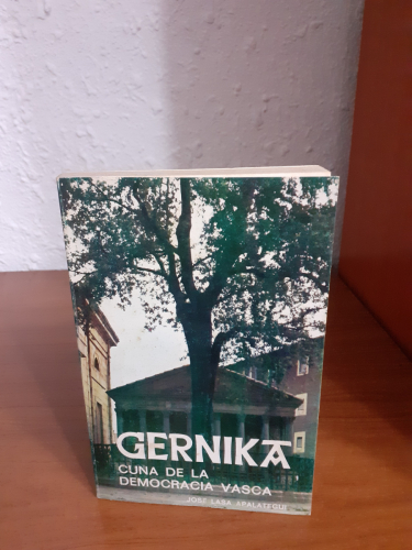 Portada del libro de Gernika. Cuna de la democracia vasca