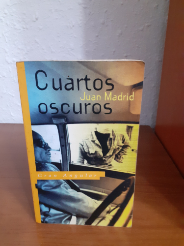 Portada del libro de Cuartos oscuros