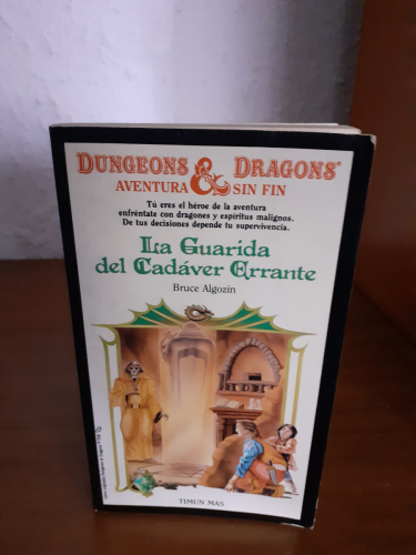 Portada del libro de La Guarida del Cadaver Errante