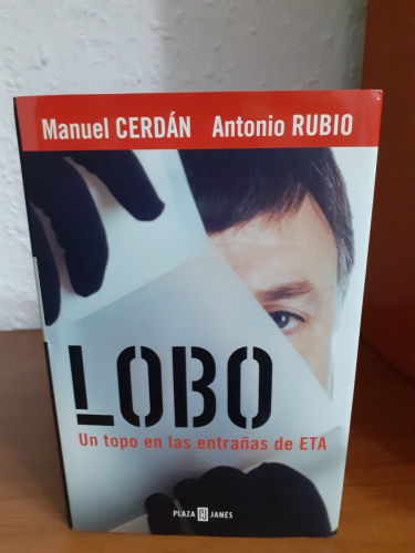 Portada del libro de Lobo. Un topo en las entrañas de ETA