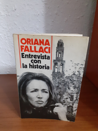 Portada del libro de Entrevista con la historia.