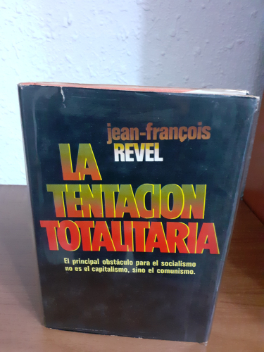 Portada del libro de La tentación totalitaria