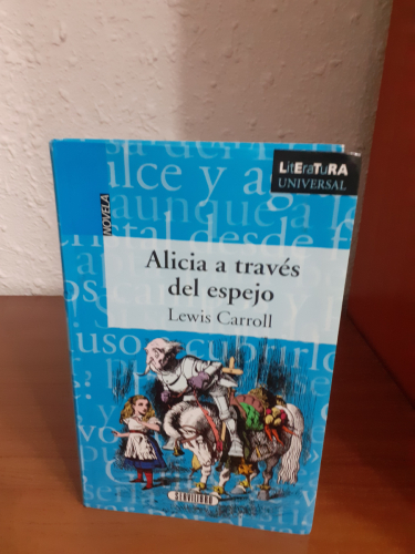 Portada del libro de Alicia a través del espejo