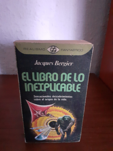 Portada del libro de El libro de lo inexplicable