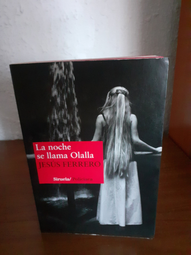 Portada del libro de La Noche Se Llama Olalla