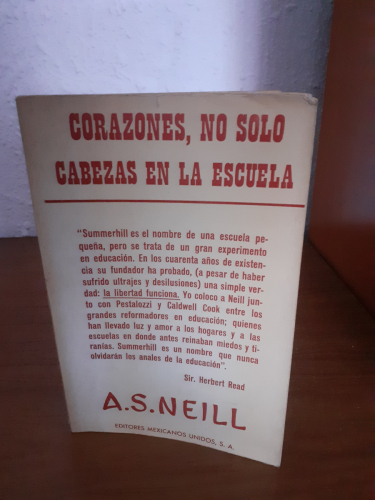 Portada del libro de Corazones, no solo cabezas en la escuela