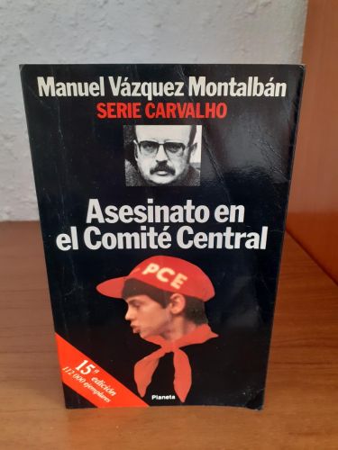 Portada del libro de Asesinato en el Comité Central