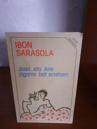 Portada del libro de JOAN ETA ANE ZIGARRO BAT ERRETZEN