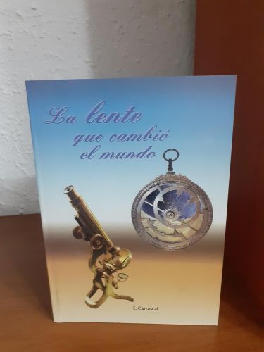 Portada del libro de La lente que cambió el mundo
