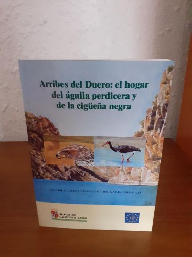 Portada del libro de Arribes del Duero: el hogar del águila perdicera y de la cigüeña negra