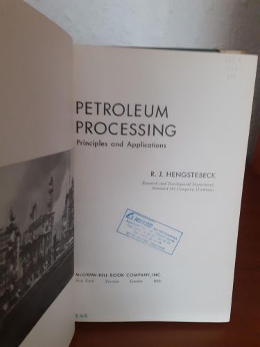 Portada del libro de Petroleum processing Principles and Applications