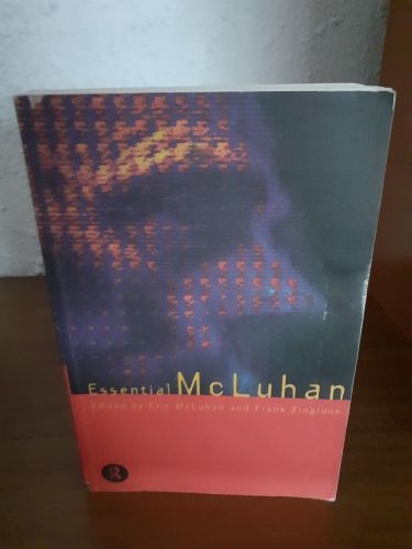 Portada del libro de Essential McLuhan