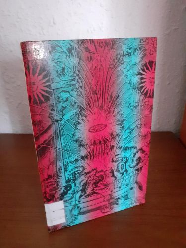 Portada del libro de Historia de los cohetes y de la exploración espacial