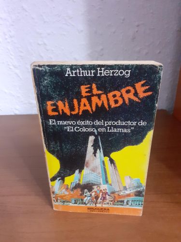 Portada del libro de El enjambre