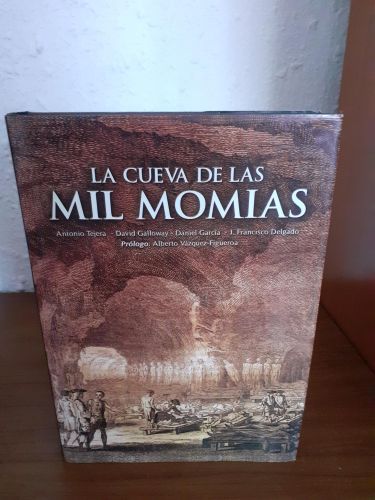 Portada del libro de La cueva de las mil momias