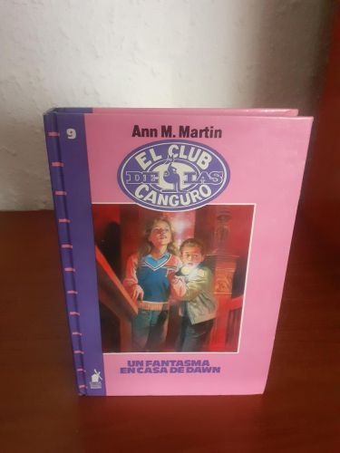 Portada del libro de Un fantasma en casa de Dawn