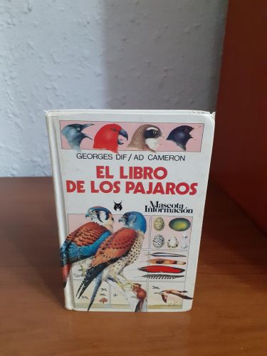 Portada del libro de El libro de los pájaros