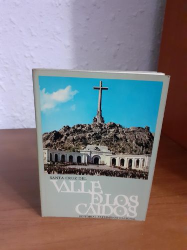 Portada del libro de Santa Cruz del Valle de los Caídos