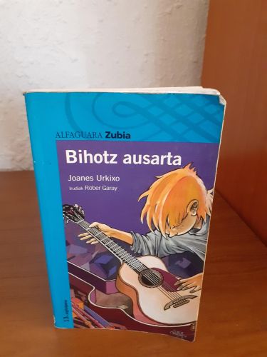 Portada del libro de BIHOTZ AUSARTA - ZUBIA