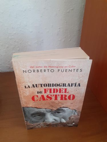 Portada del libro de La autobiografía de Fidel Castro