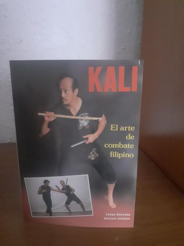 Portada del libro de Kali el arte de combate filipino