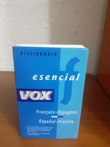 Portada del libro de DICCIONARIO ESENCIAL VOX FRANÇAIS ESPAGNOL ESPAÑOL FRANCES