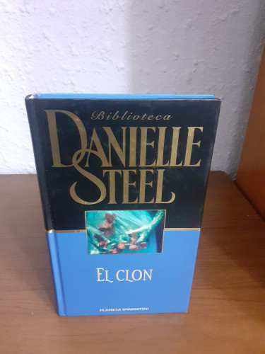 Portada del libro de CLON, EL