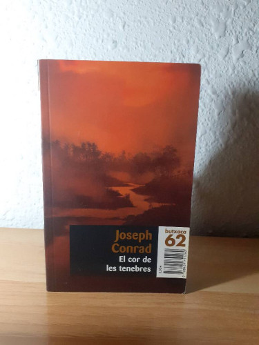 Portada del libro de EL COR DE LES TENEBRES