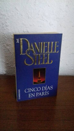 Portada del libro de CINCO DIAS EN PARIS