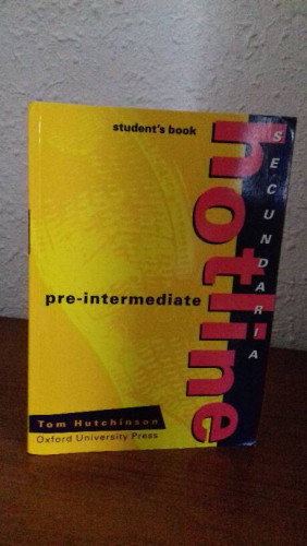 Portada del libro de PRE INTERMEDIATE HOTLINE SECUNDARIA STUDENT'S BOOK