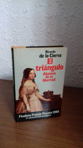 Portada del libro de TRIANGULO ALUMNA DE LA LIBERTAD, EL