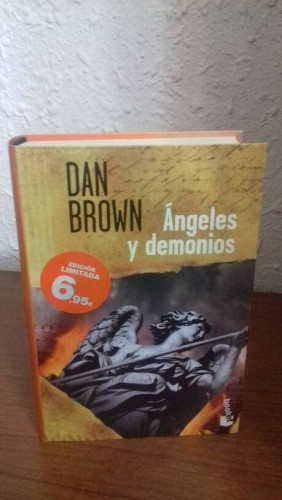 Portada del libro de ANGELES Y DEMONIOS
