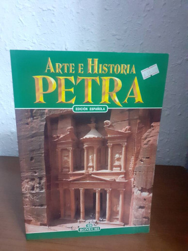 Portada del libro de ARTE E HISTORIA PETRA EDICION ESPAÑOLA