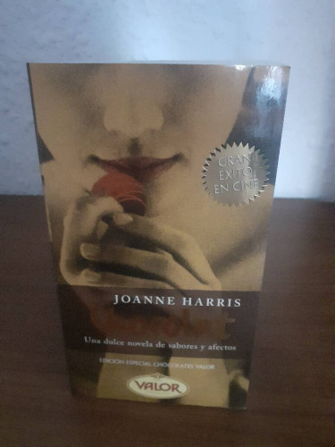 Portada del libro de CHOCOLAT UNA DULCE NOVELA DE SABORES Y AFECTOS